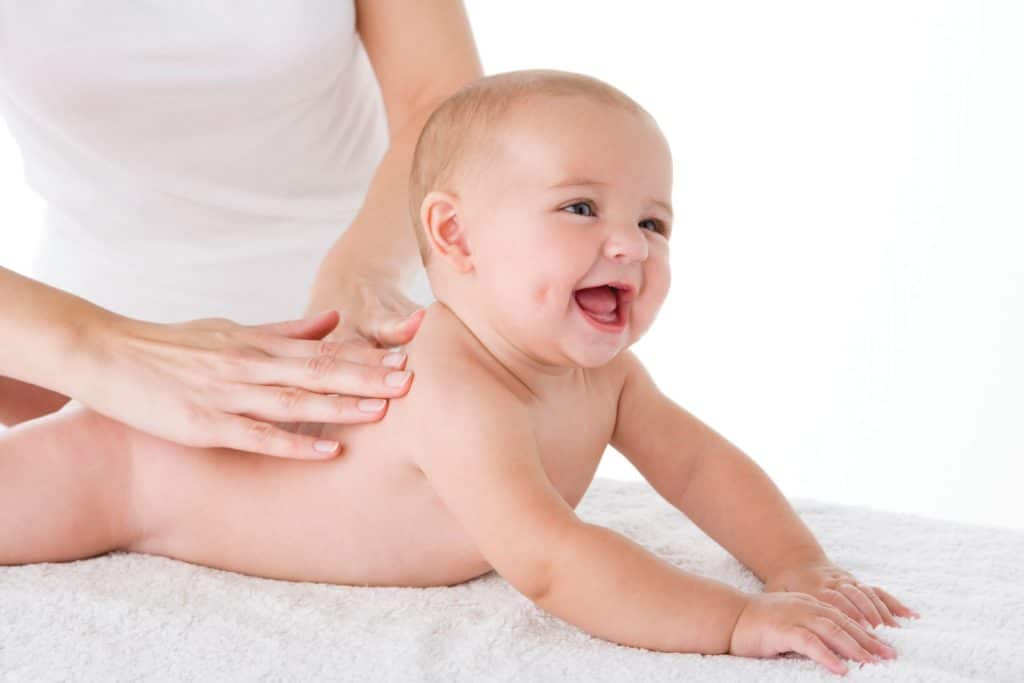 Как правильно делать массаж новорожденному ребенку до года