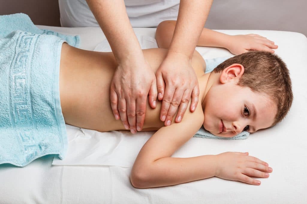 выполнение детского лечебного массажа